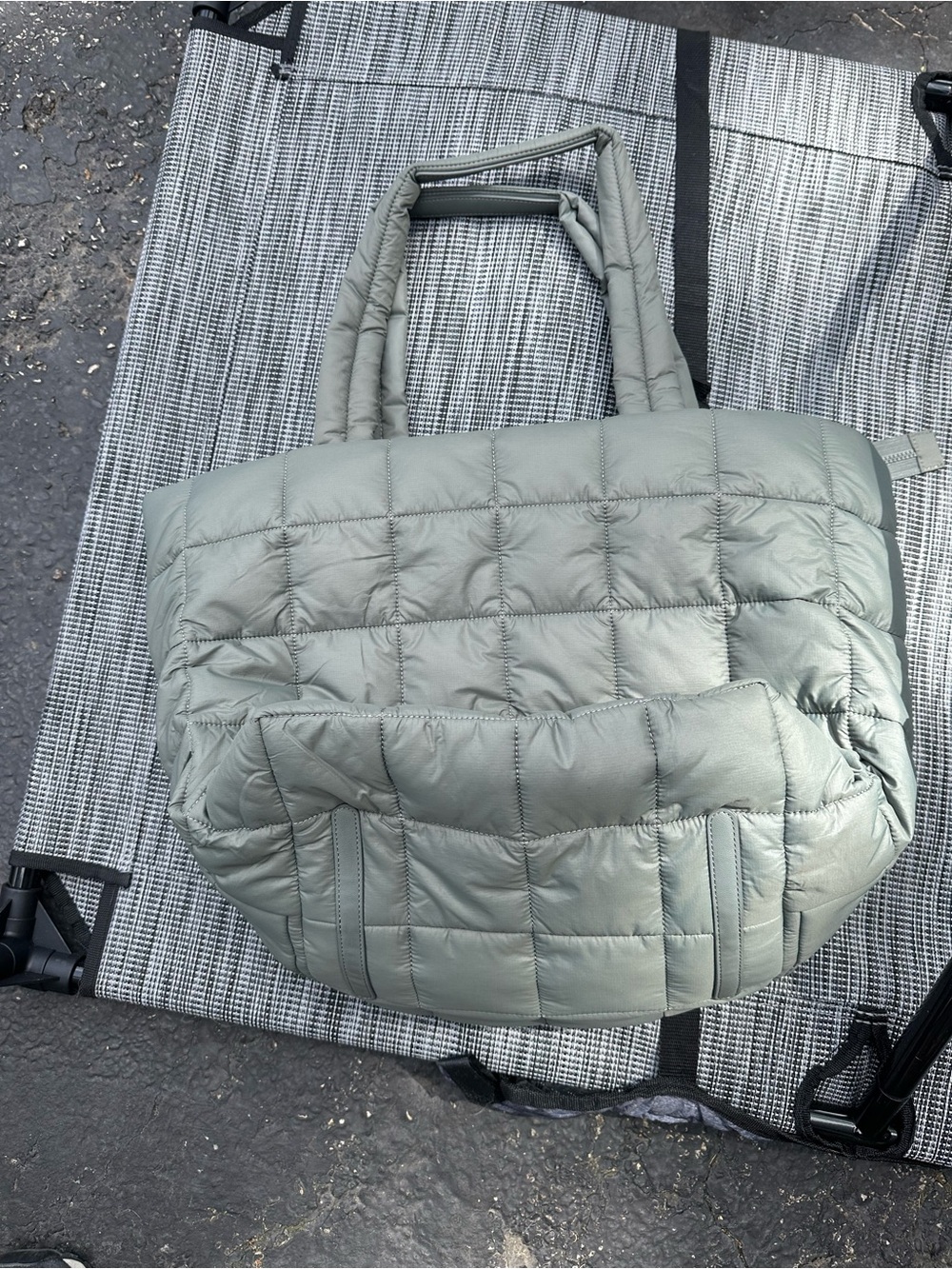 lululemon athletica Quilted Puffer Tote in Sage Green